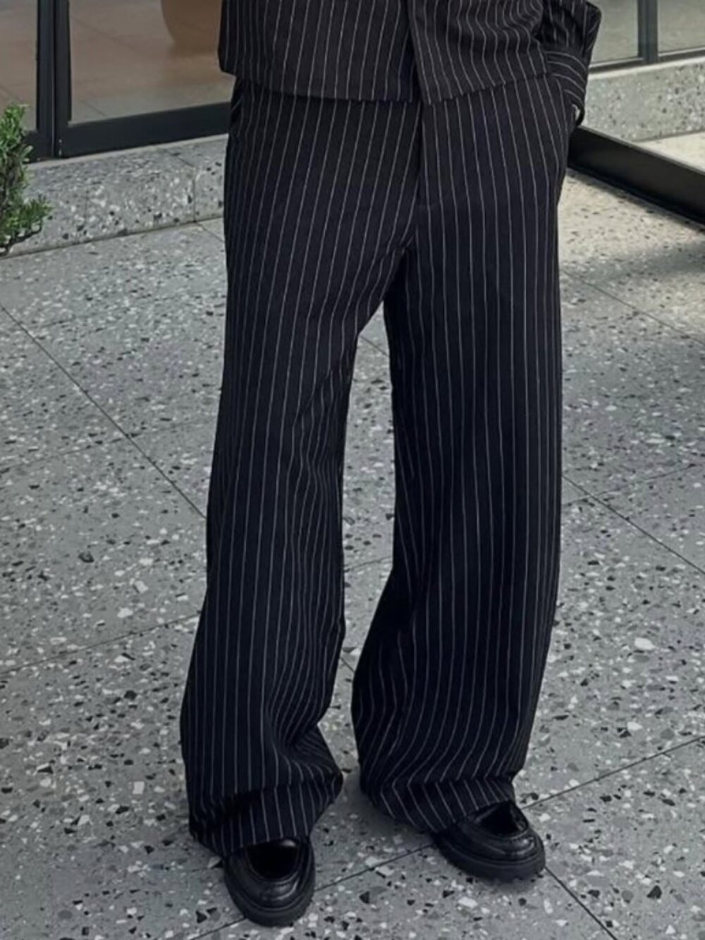 Fashion Nova NovaMen Wide Leg Straight Striped Pinstripe Trousers Black M